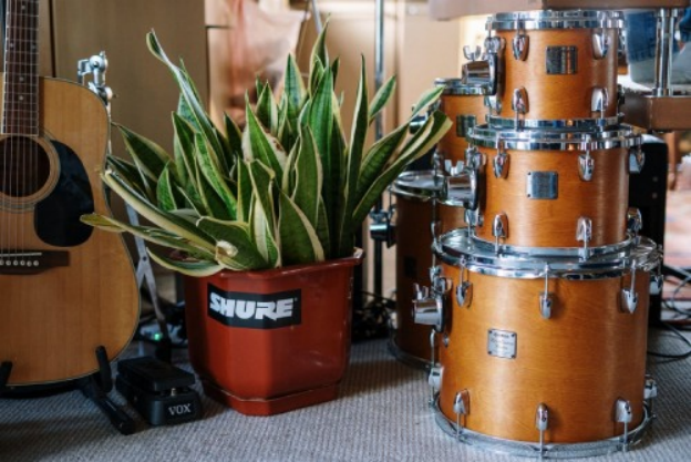 Ultimate Beginner’s Guide to Buying a First Electric Drumset