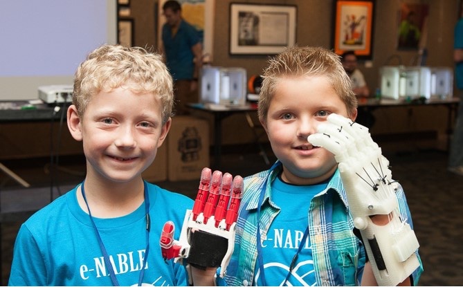 UVU: Mechanical engineering student prints 3D hands for children in need