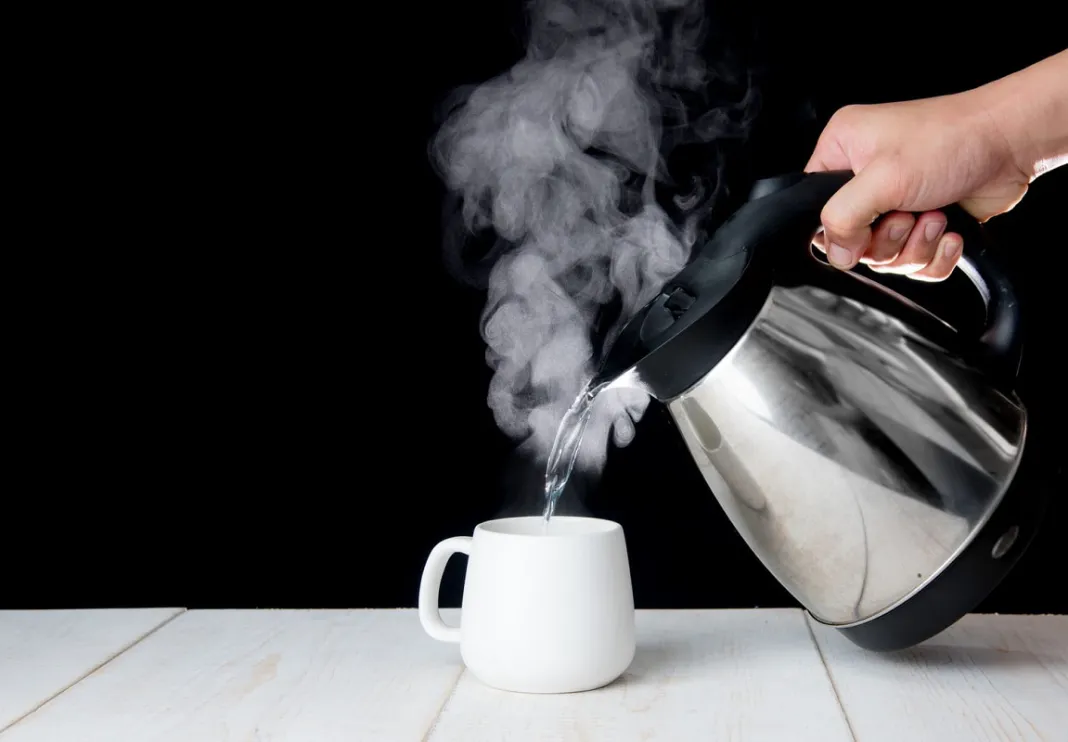 Health: here are 08 good reasons to drink hot water on an empty stomach morning 