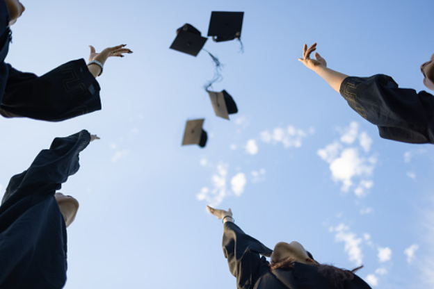 Graduation Season: How to Leave A Memorable Moment on Campus?