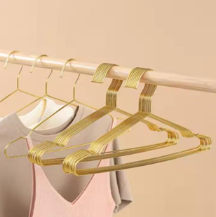 How to Choose the Right Hangers for Different Fabrics?