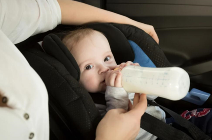 Can You Feed a Baby in a Car Seat: Safety Guidelines