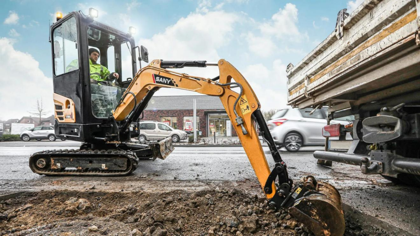 How Can You Improve Productivity with a Mini Excavator? 