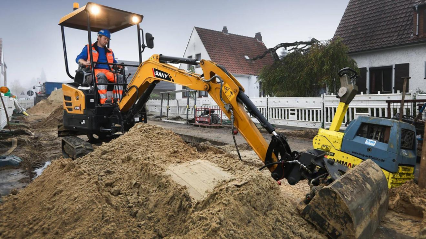 Is a Mini Excavator Worth It for Small Projects? Is a Mini Excavator Worth It for Small Projects?